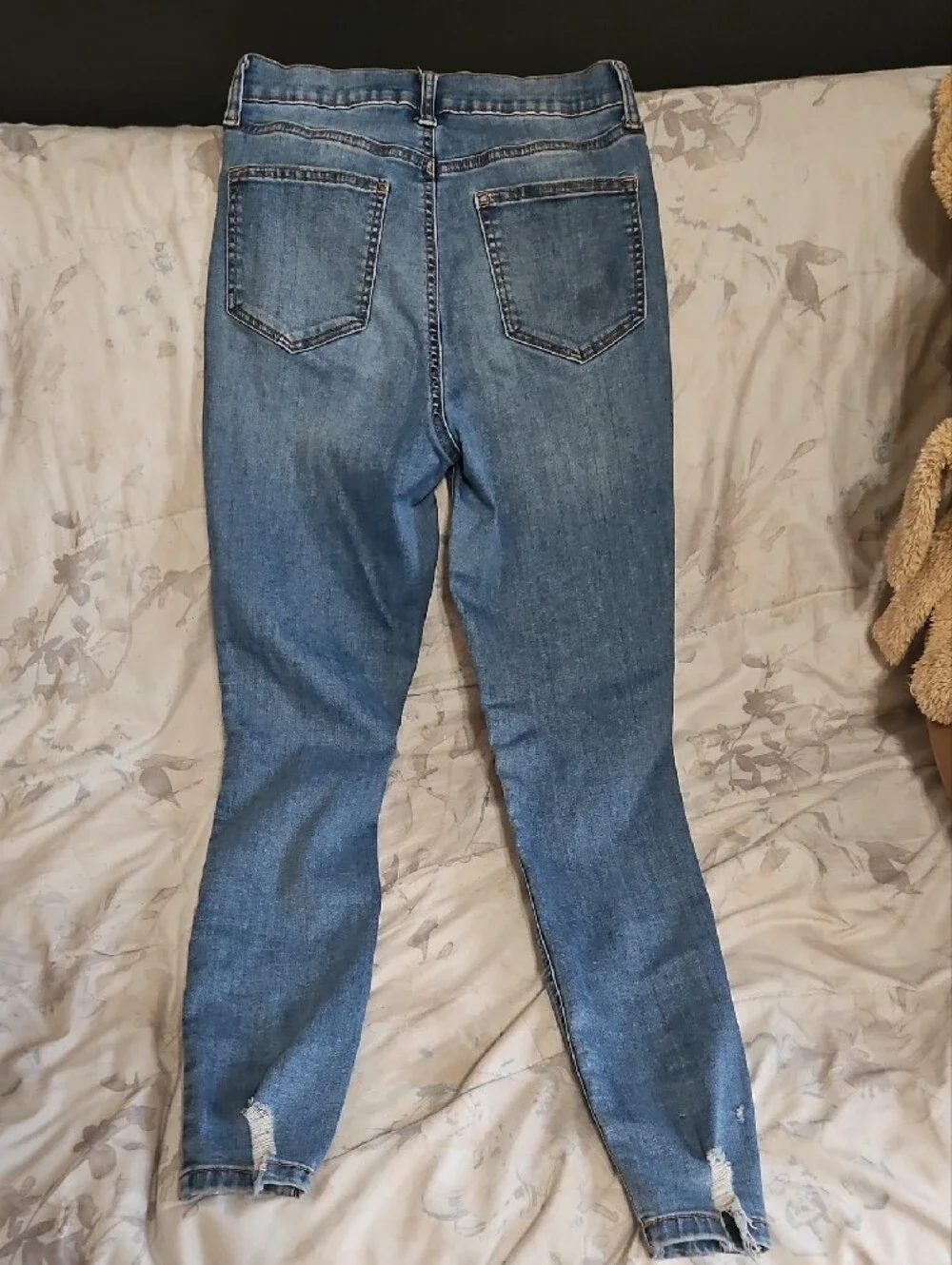 Celebrity Pink skinny women’s